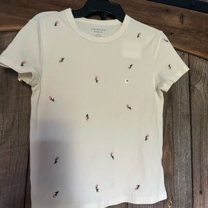 American Eagle Outfitters Women’s baby Cream Floral T-Shirt